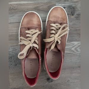 Azeli Leather Sneaker
Bed Stu